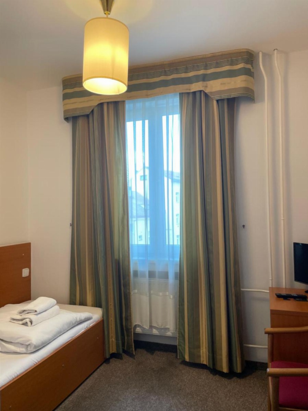 Room image 4